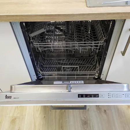 Piso Reformado Con Todos Los Servicios * A Coruna